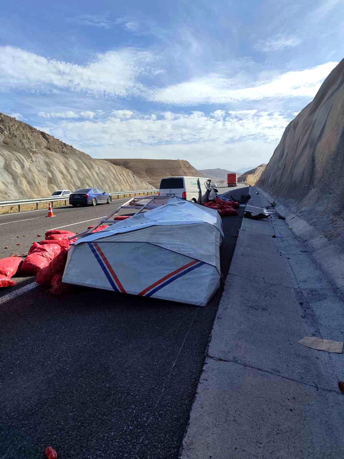 Niğde-Adana Otoyolunda Trafik Kazası: 1 Kişi Hayatını Kaybetti