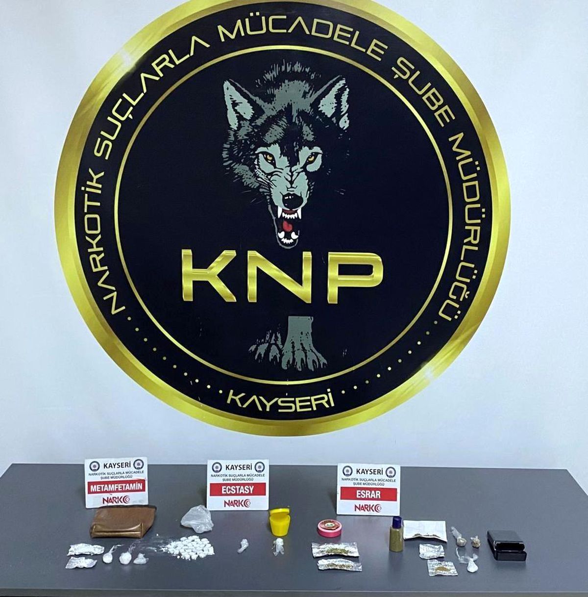 Kayseri\'de Narkotik Operasyonu: 3 Kişi Gözaltına Alındı
