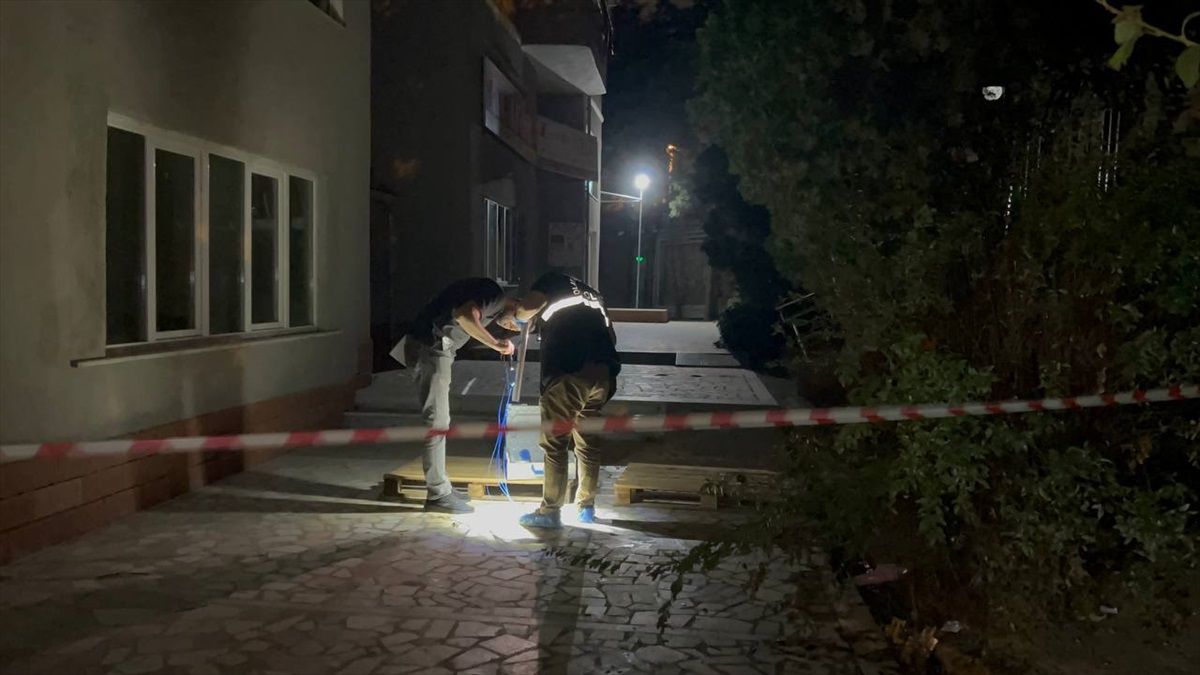 Gebze\'de apartmanın balkonundan düşen kadın ağır yaralandı