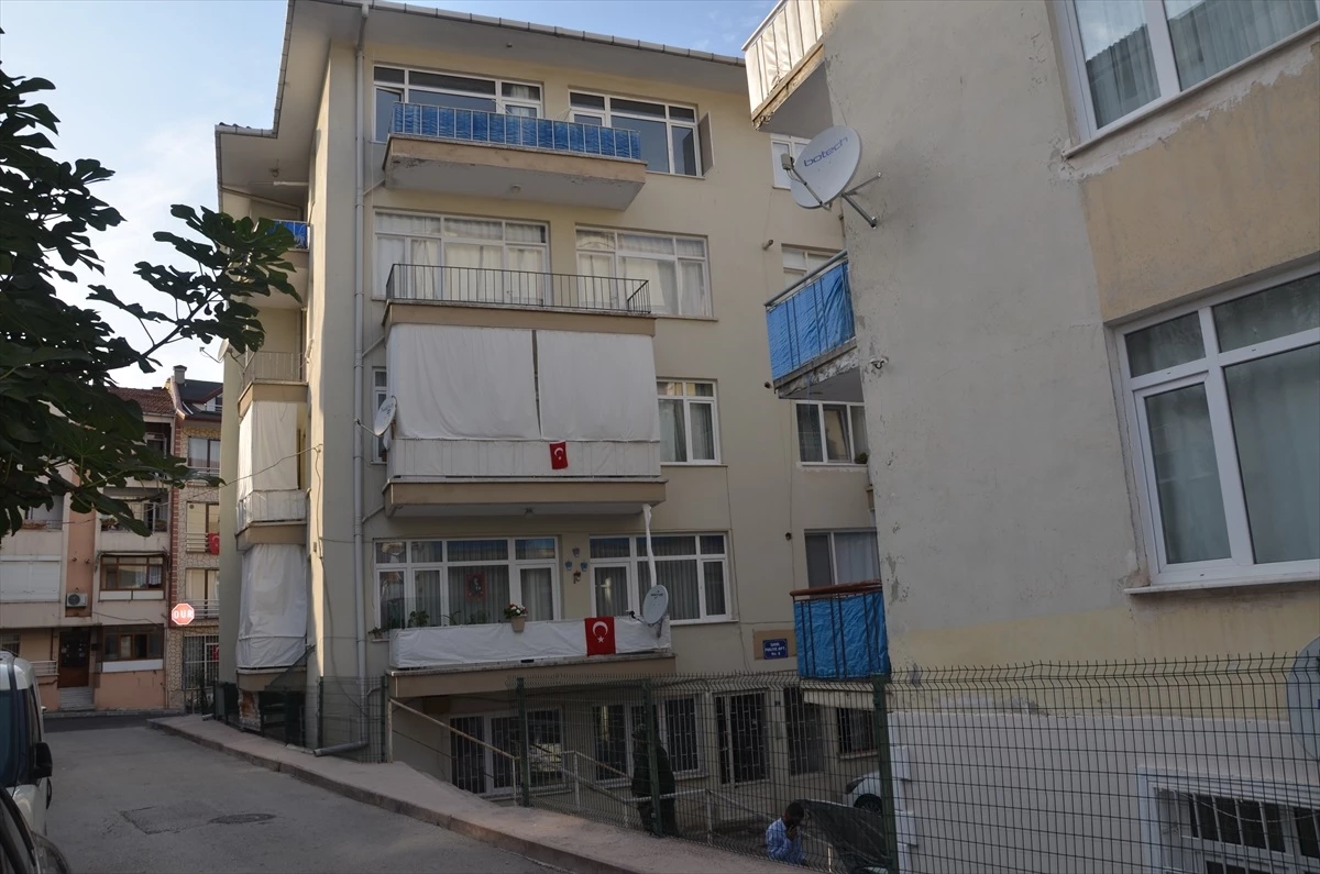 Karamürsel\'de Bebek Apartmandan Düşerek Hayatını Kaybetti