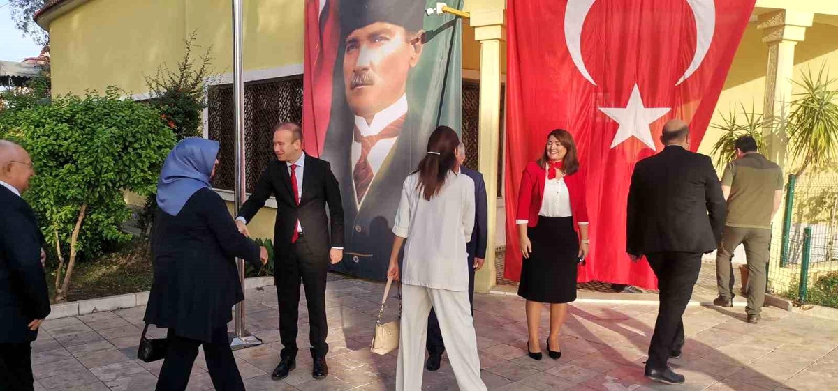 Köyceğiz\'de Cumhuriyet\'in 100. Yılı coşkuyla kutlandı
