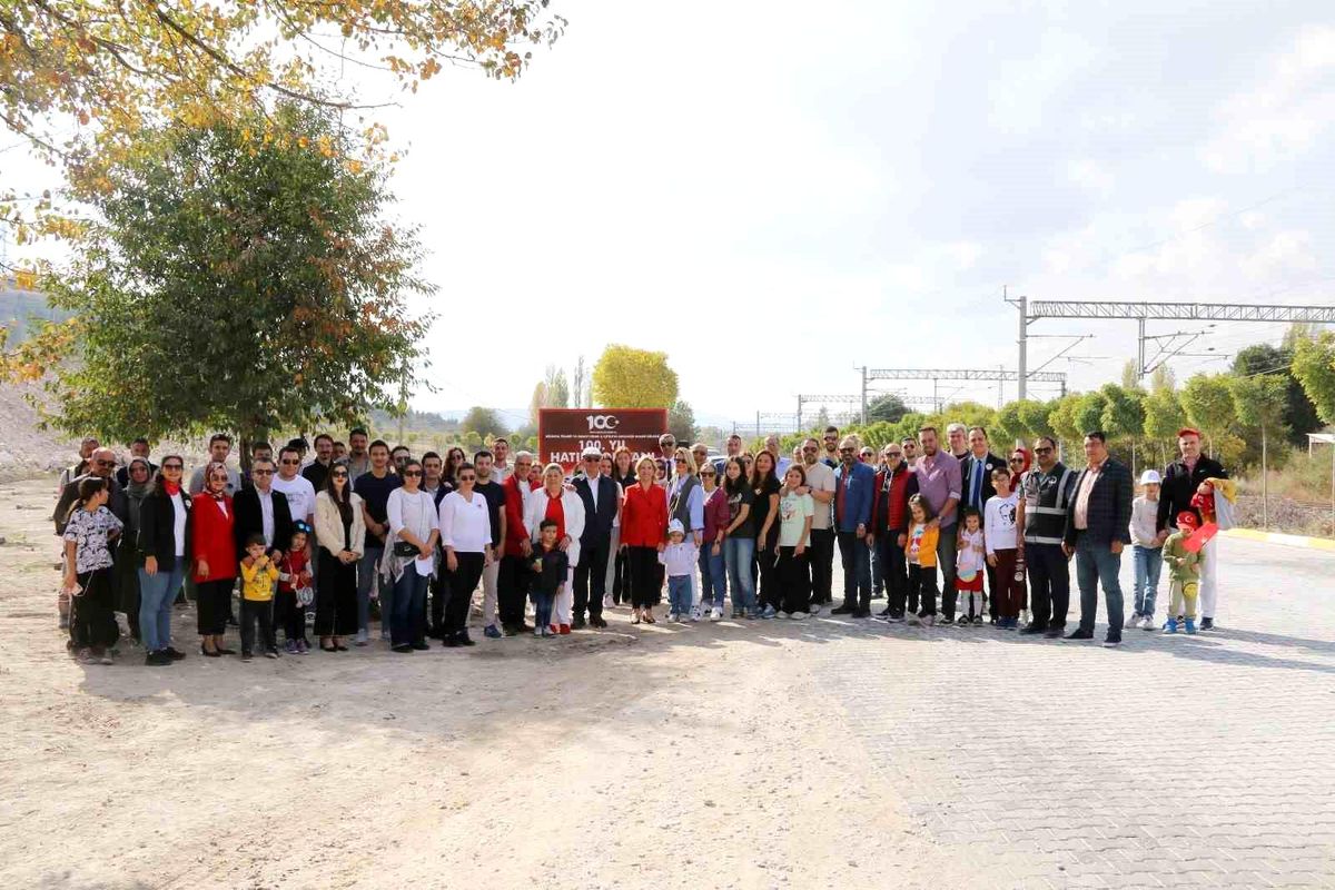 Kütahya\'da Türkiye Cumhuriyeti\'nin 100. yılına özel hatıra ormanı oluşturuldu
