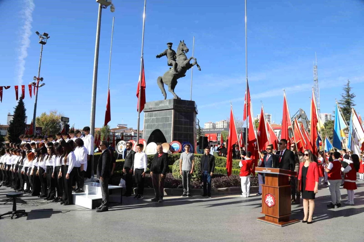 Niğde\'de 29 Ekim Cumhuriyet Bayramı Kutlamaları