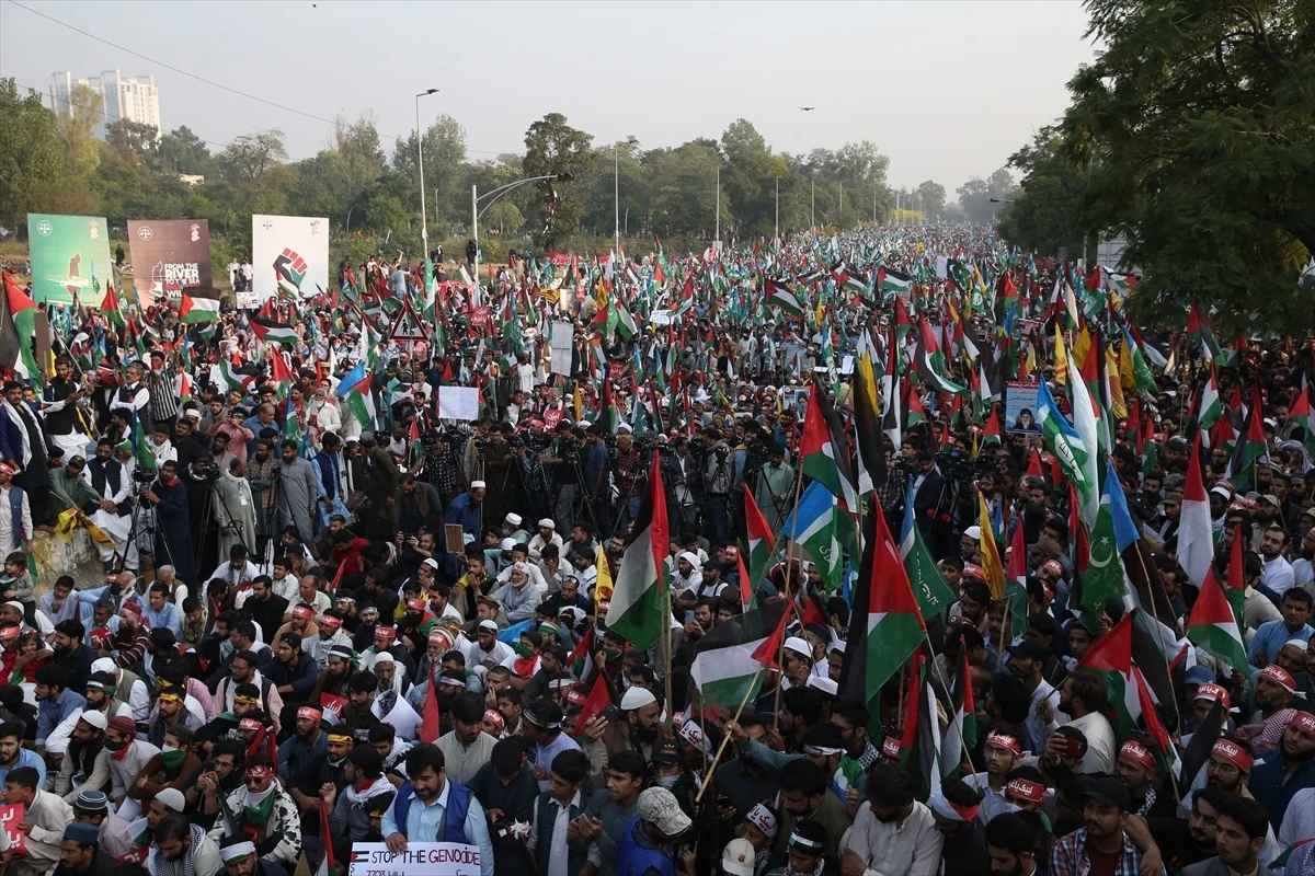 İslamabad\'da Filistin\'e Destek Yürüyüşü Düzenlendi