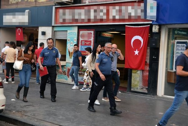 Fast food restoranında çalışanı bıçakladı Fast food restoranında çalışanı bıçakladı