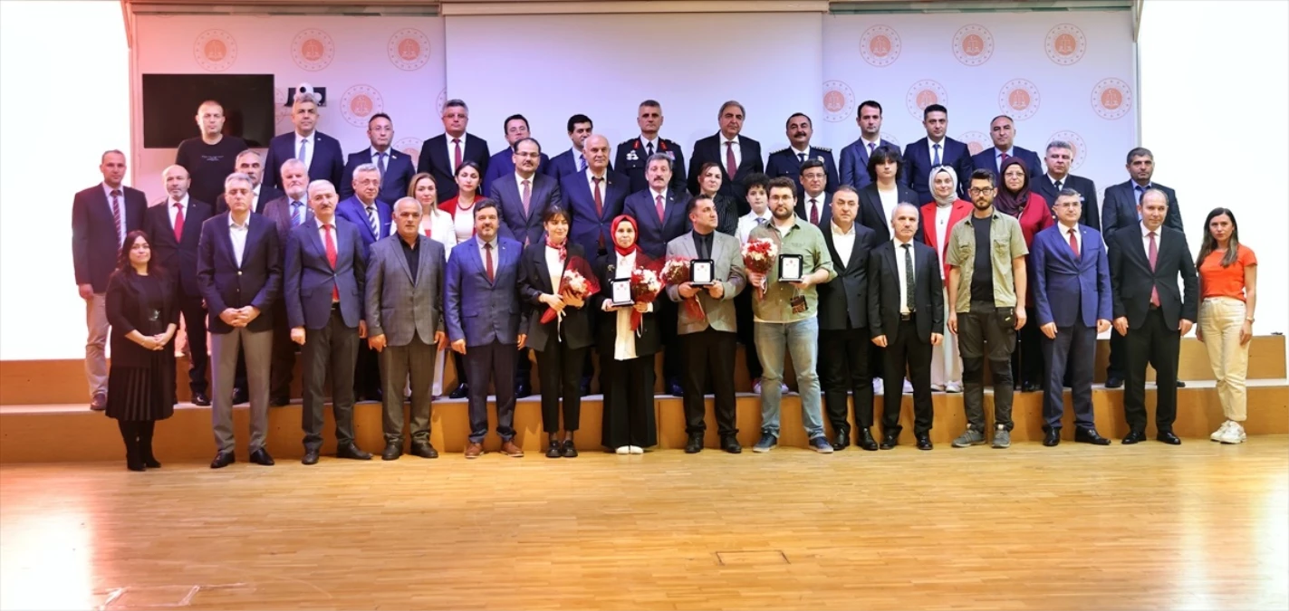 Samsun\'da şehit savcı Murat Uzun için düzenlenen mektup yarışmasında ödüller verildi
