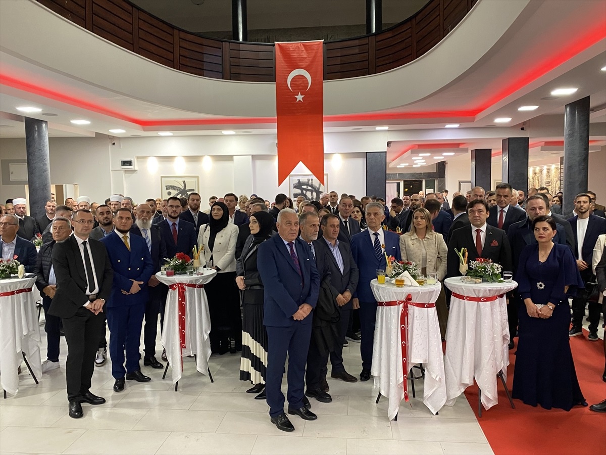 Sırbistan\'ın Novi Pazar şehrinde Türkiye Cumhuriyeti\'nin 100. yılı kutlandı
