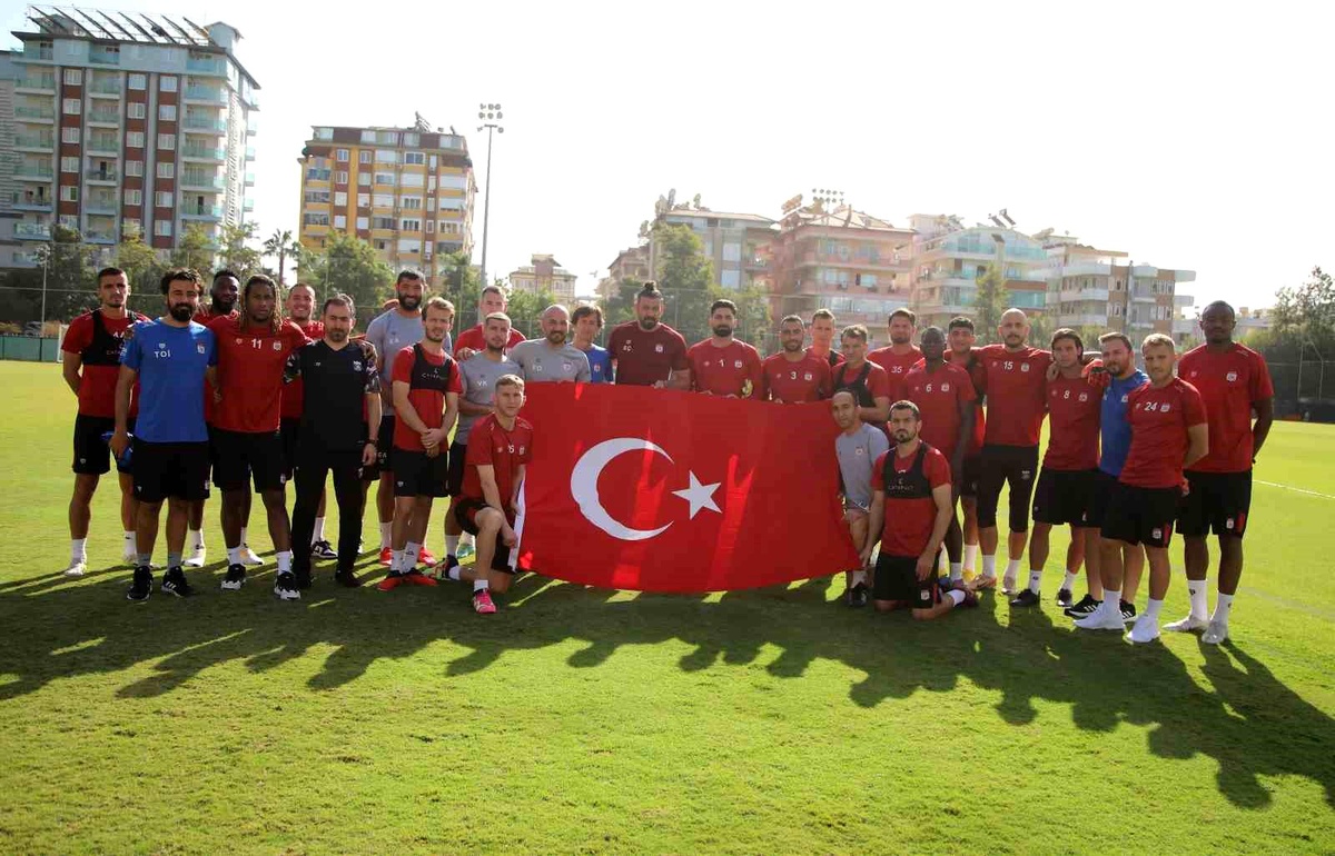 Sivasspor, Cumhuriyet Bayramı\'nı idmanda kutladı