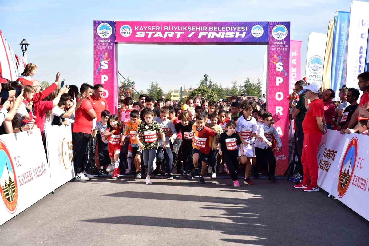 Spor A.Ş.\'den 1000 kişilik cumhuriyet koşusu