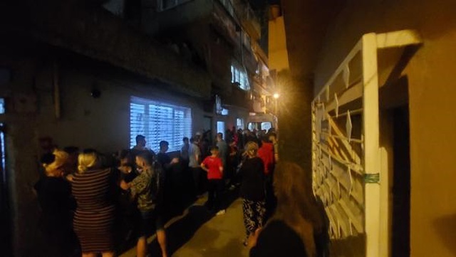 Adana'da 12 yaşındaki çocuk av tüfeğiyle oynarken kendini vurdu Adana'da 12 yaşındaki çocuk av tüfeğiyle oynarken kendini vurdu