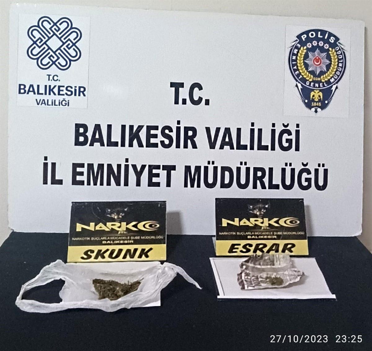 Balıkesir\'de Motosikletli Yunus ekipleri şüphelilere şok uygulama yaptı