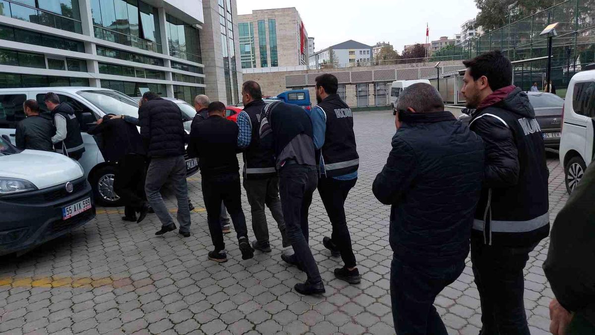 Samsun Büyükşehir Belediyesi\'ne ait asfalt plenti tesisinden çalınan malzemelerle ilgili 5 kişi tutuklandı