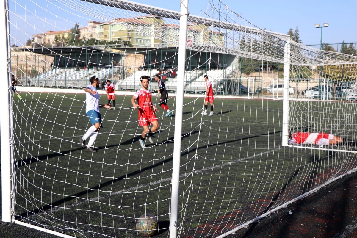 Bozova Belediyespor, Kilisspor\'u 2-0 mağlup etti