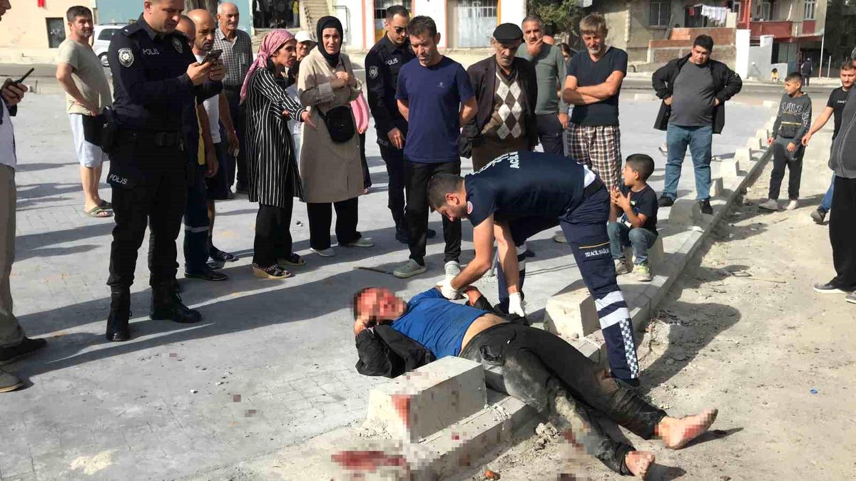 Çorlu\'da araca zarar verme yüzünden çıkan bıçaklı kavgada 3 kişi yaralandı