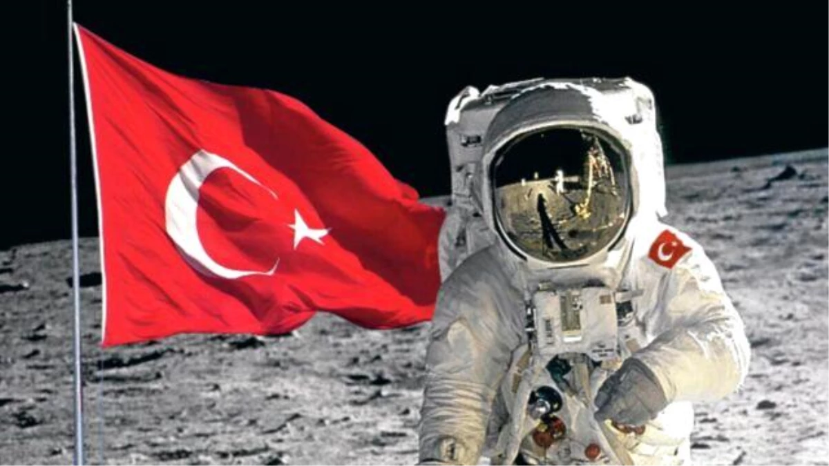 Rus Kozmonot Türk Bayrağı Açarak Cumhuriyetin 100. Yılını Kutladı