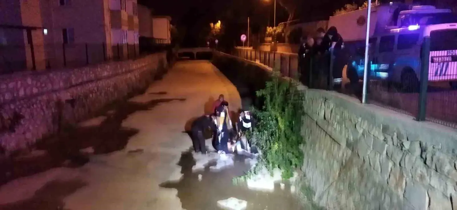 Bucak\'ta Dereye Düşen Vatandaş Kurtarıldı