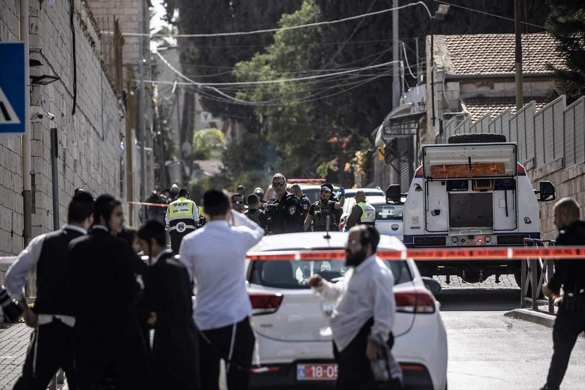 Doğu Kudüs\'te Bıçaklı Saldırı: Bir Filistinli Vuruldu