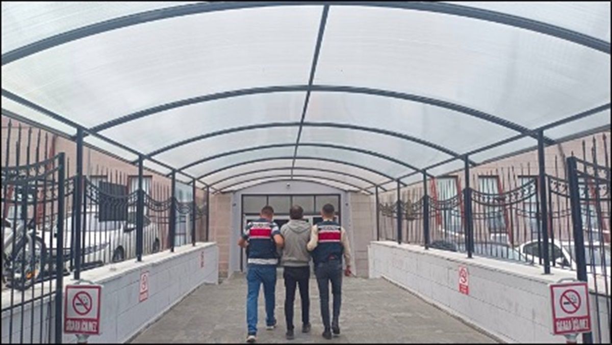Eskişehir\'de jandarma ekipleri aranan 53 kişiyi yakaladı
