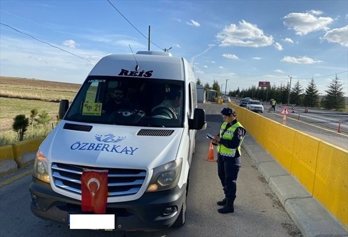 Eskişehir\'de Jandarma Trafik Timlerince Denetim ve Eğitim Çalışması Gerçekleştirildi