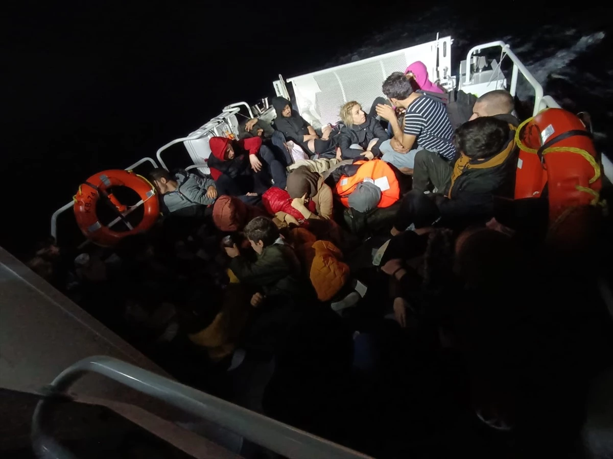 Muğla\'nın Datça ilçesinde 63 düzensiz göçmen yakalandı