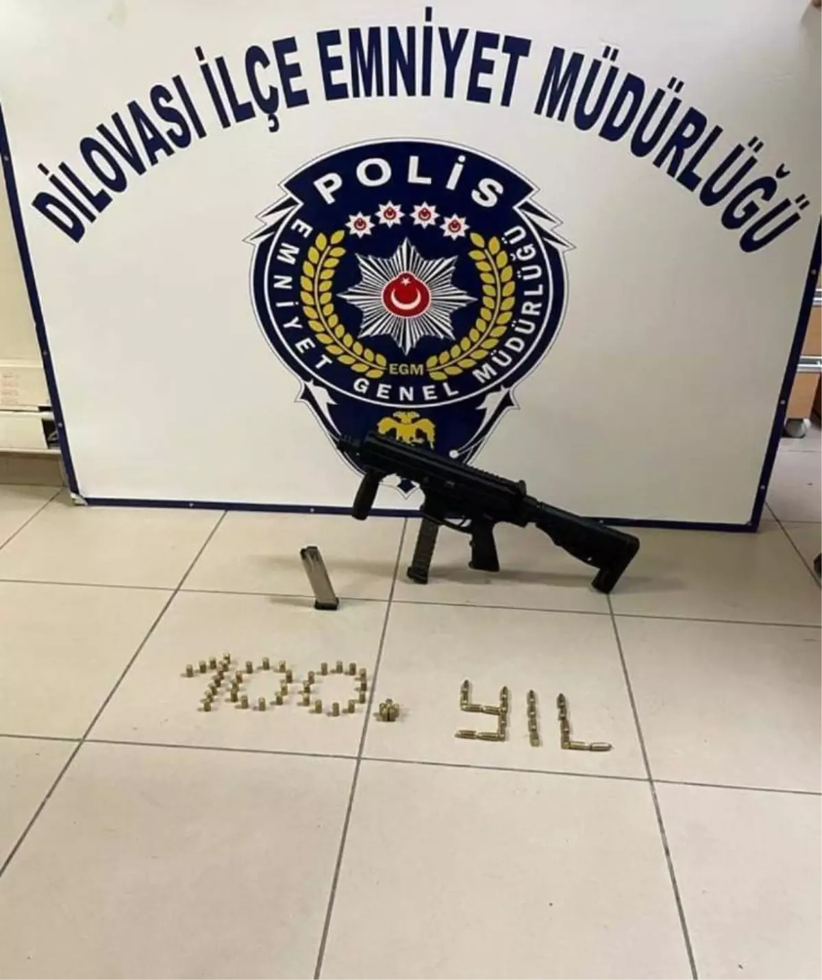 Dilovası\'nda düğün konvoyunda makineli tüfek bulundu