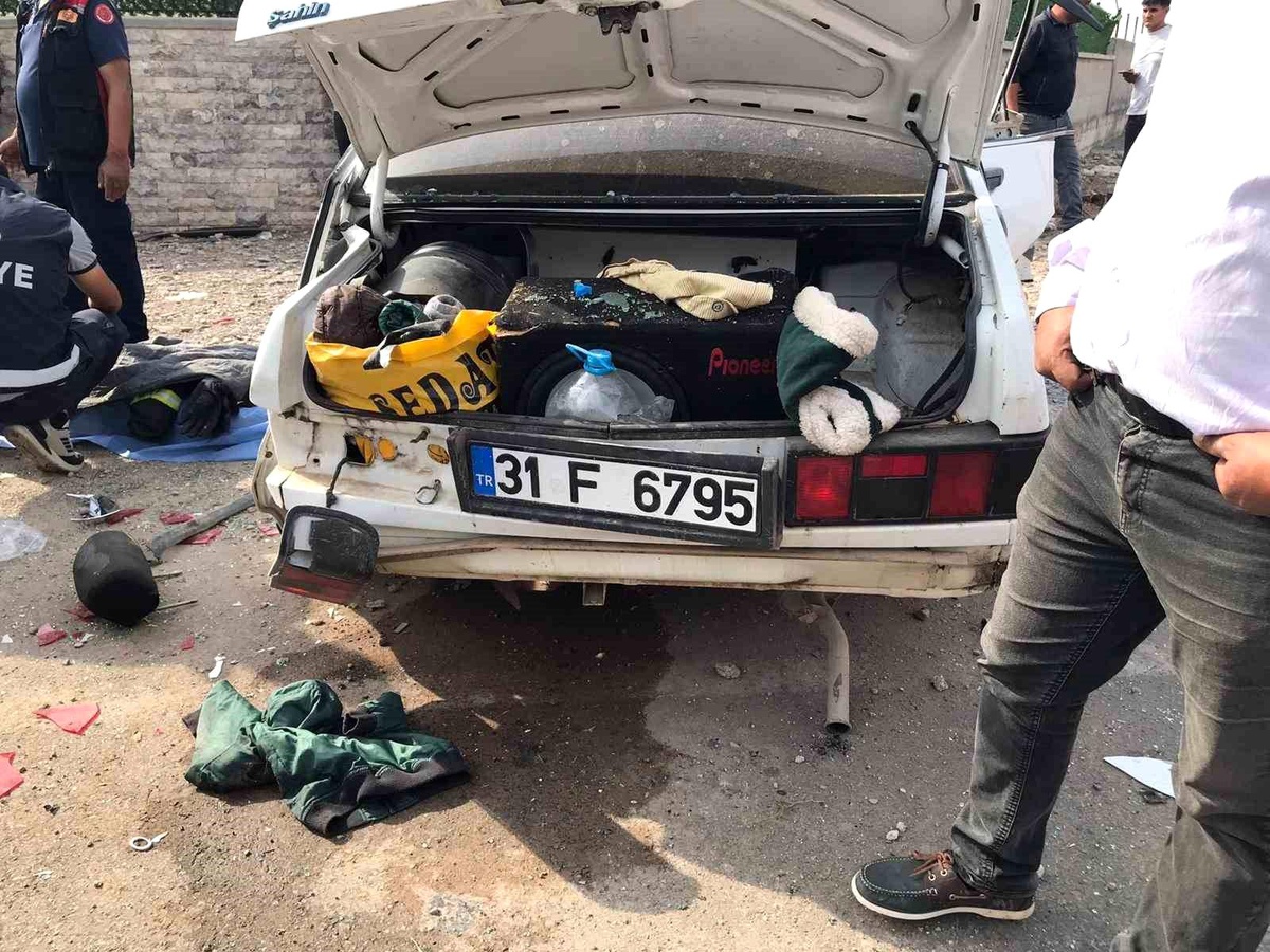 Reyhanlı\'da Lastiği Patlayan Otomobil Kazası: 1 Ölü
