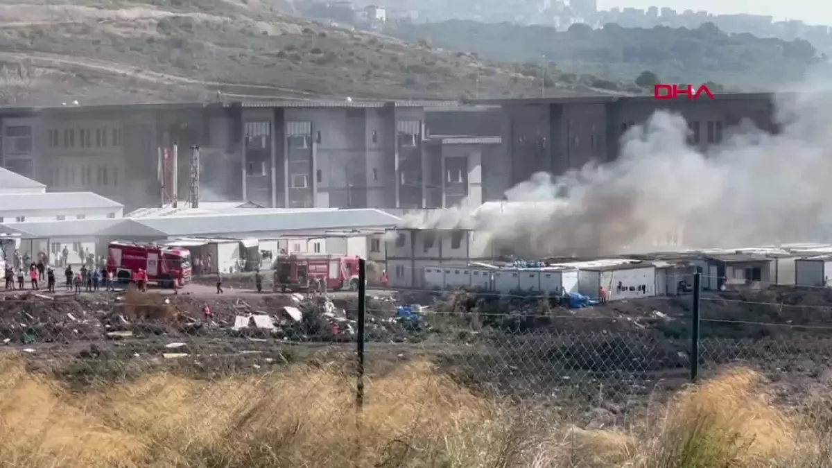 Marmara Üniversitesi Maltepe Yerleşkesinde İşçi Konteynerlerinde Yangın Çıktı