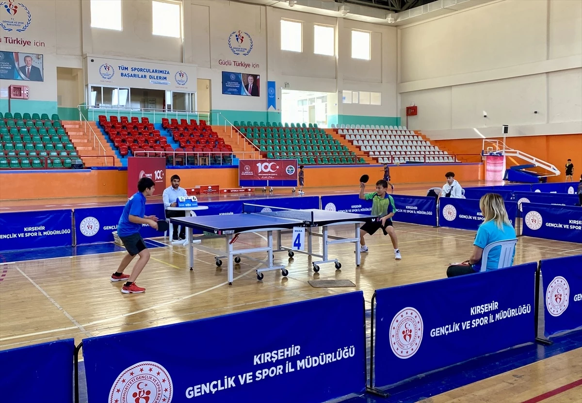 Kırşehir\'de Masa Tenisi Yıldızlar Grup Takım ve Ferdi Yarışları Tamamlandı