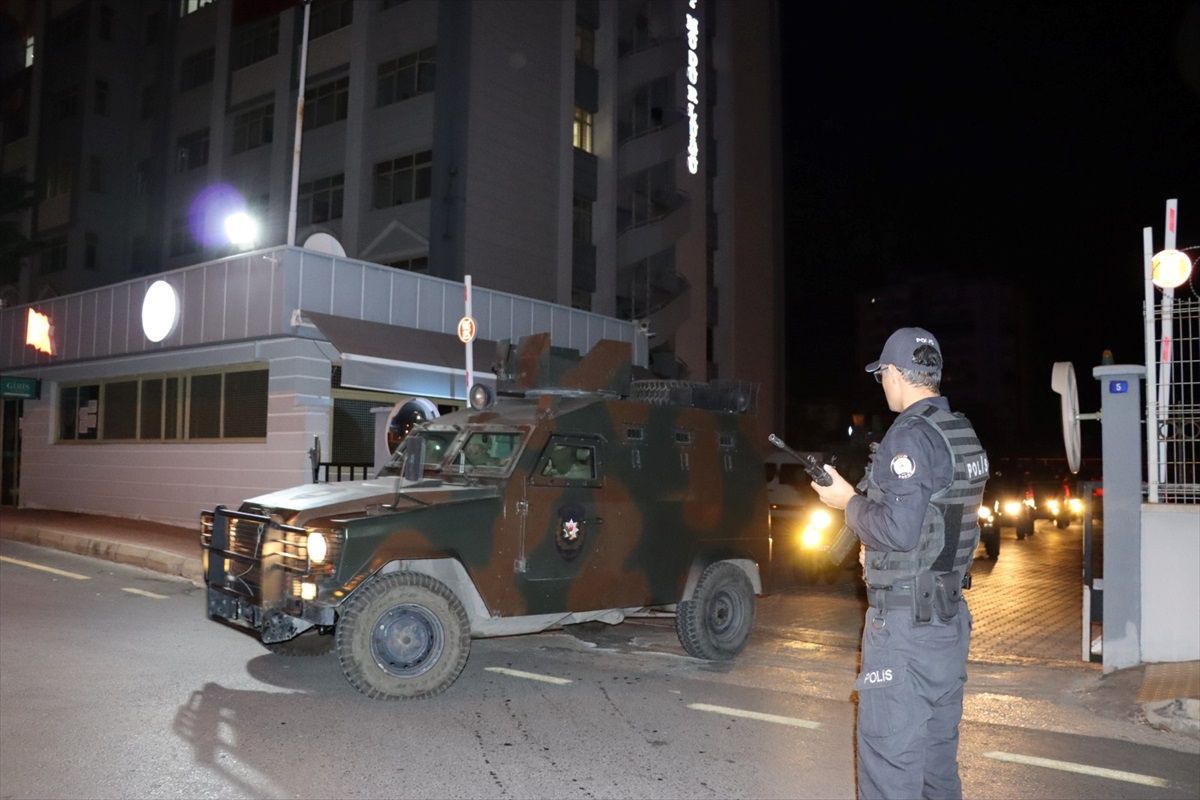 Mersin\'de PKK/KCK operasyonunda 3 zanlı tutuklandı