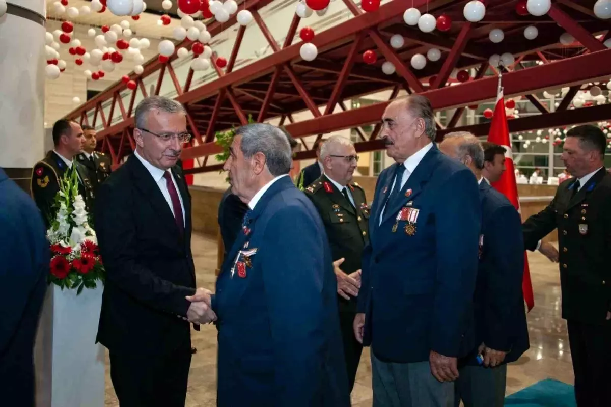 Rektör Levent Cumhuriyetin 100. Yıl Resepsiyon programına katıldı