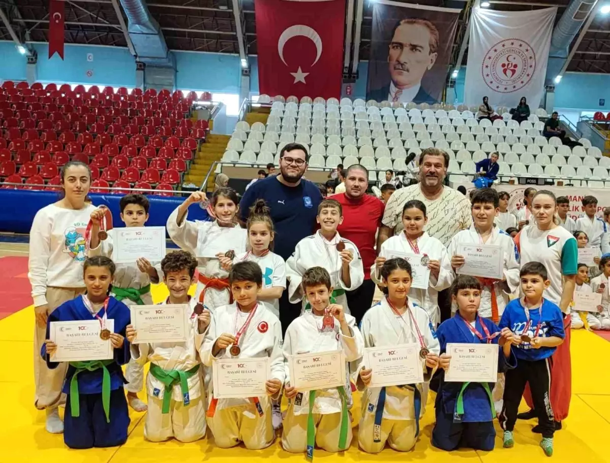 Yunusemre Belediyespor Minik Judocuları 100. Yıl Judo Turnuvasında 12 Madalya Kazandı