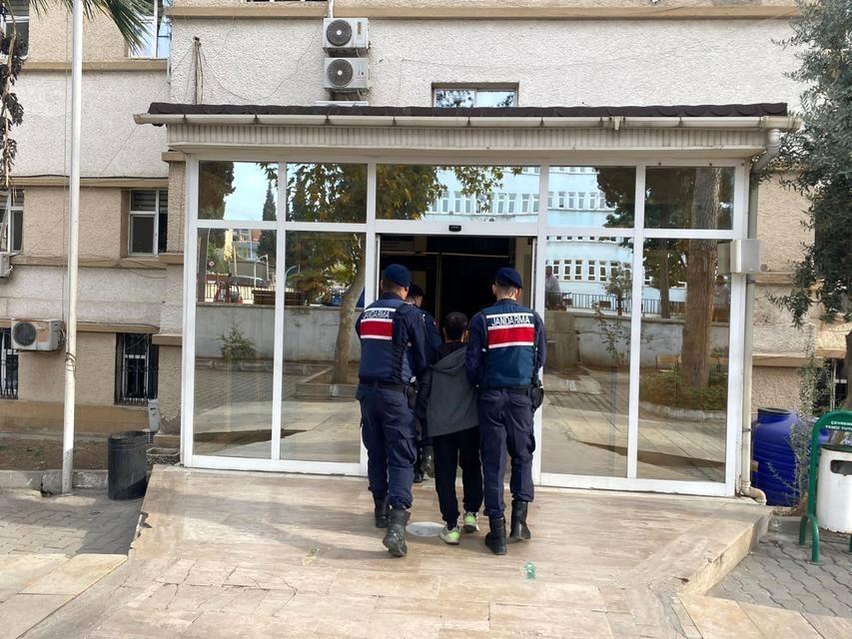 Manisa\'da 12 ayrı suçtan aranan hırsızlık zanlısı yakalandı