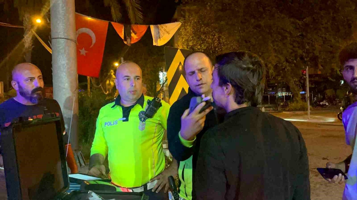 Alkollü ve ehliyetsiz sürücünün kullandığı motosiklette kaza: Yolcu yaralandı