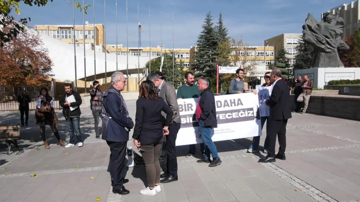 Ankara\'da Öğrencilerden \'İntihar\' Protestosu: "Gençlerin Geleceksizlik ve Güvencesizlik Yüzünden, Yoksulluk Yüzünden, AKP Yüzünden İntihar...