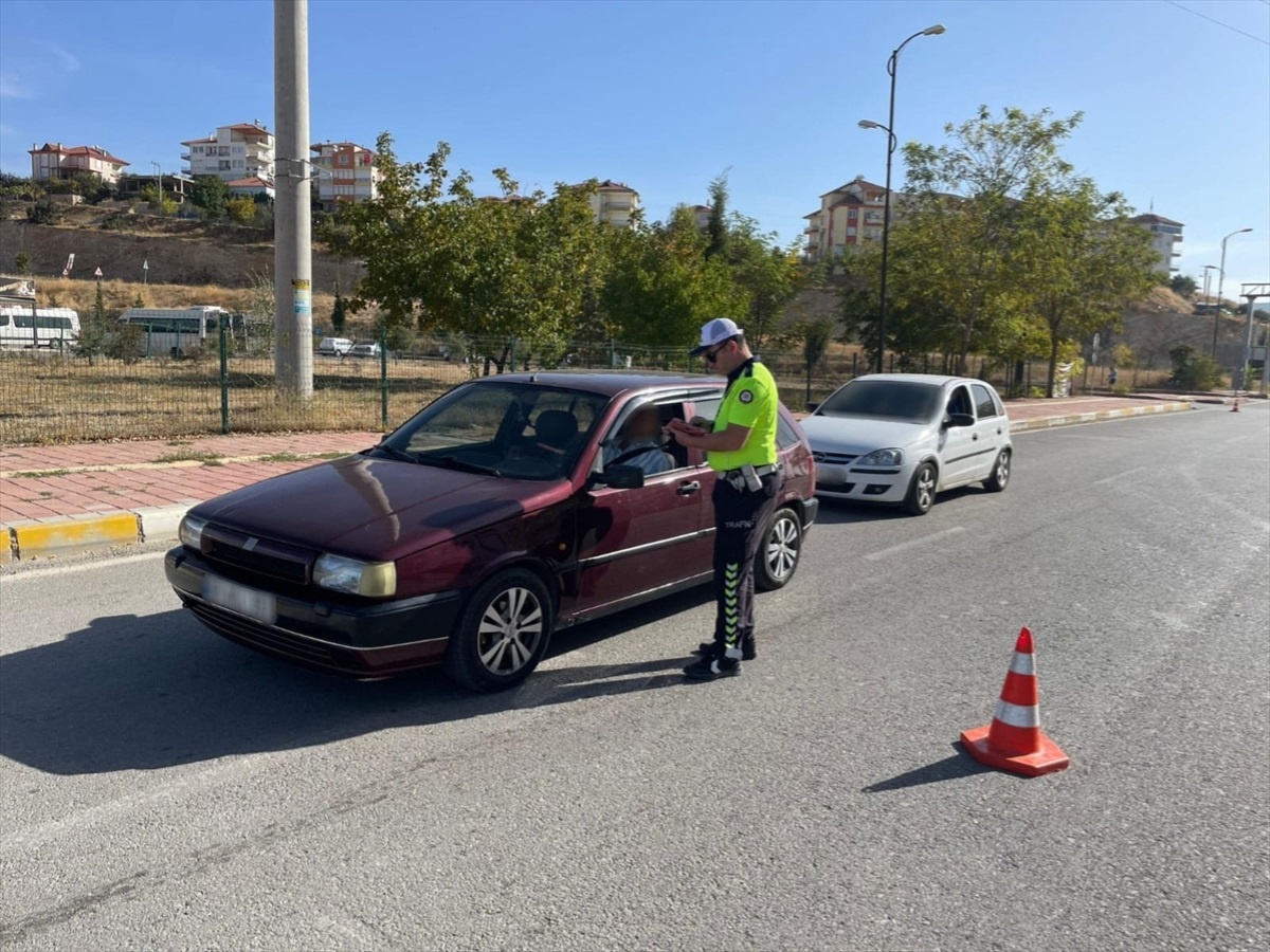 Antalya ve ilçelerinde düzenlenen operasyonda 31 kişi gözaltına alındı