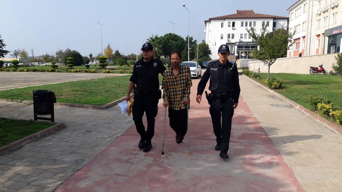 Fiziksel engelli şüpheli, arkadaşını vurarak yaraladıktan sonra polise teslim oldu