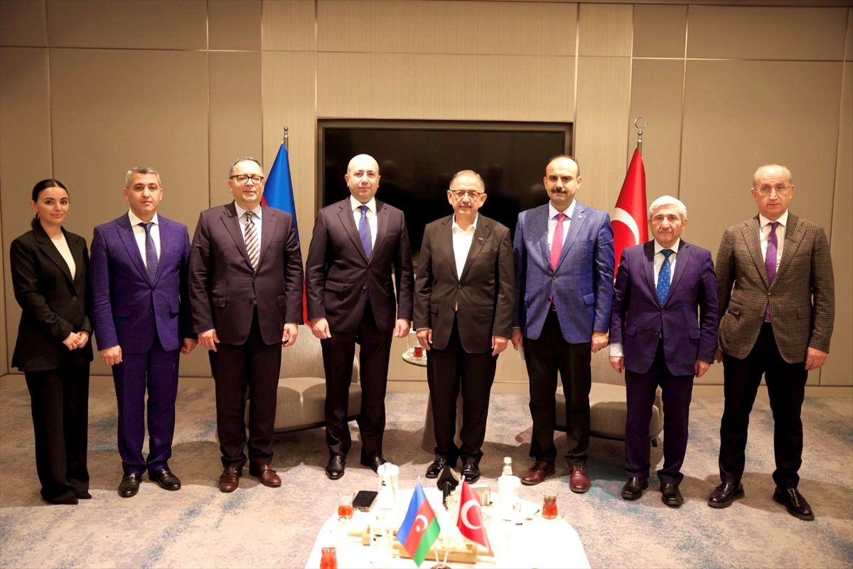 Türkiye ve Azerbaycan, Kahramanmaraş\'ta konut inşaatı için çalışmaları değerlendirdi