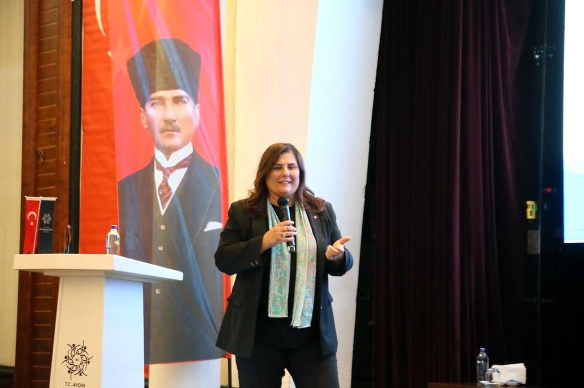Aydın Büyükşehir Belediye Başkanı Özlem Çerçioğlu, Muhtarlarla Buluştu