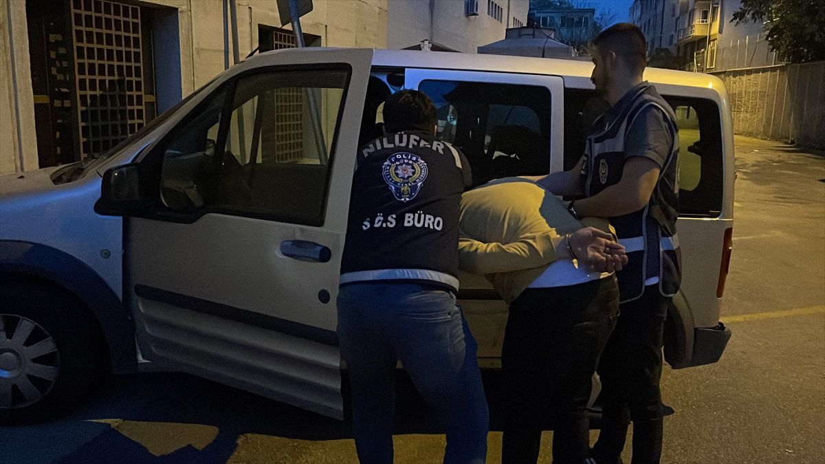 Bursa Şehir Hastanesi\'nde Kadın Doktoru Darbettiği İddiasıyla Zanlı Tutuklandı