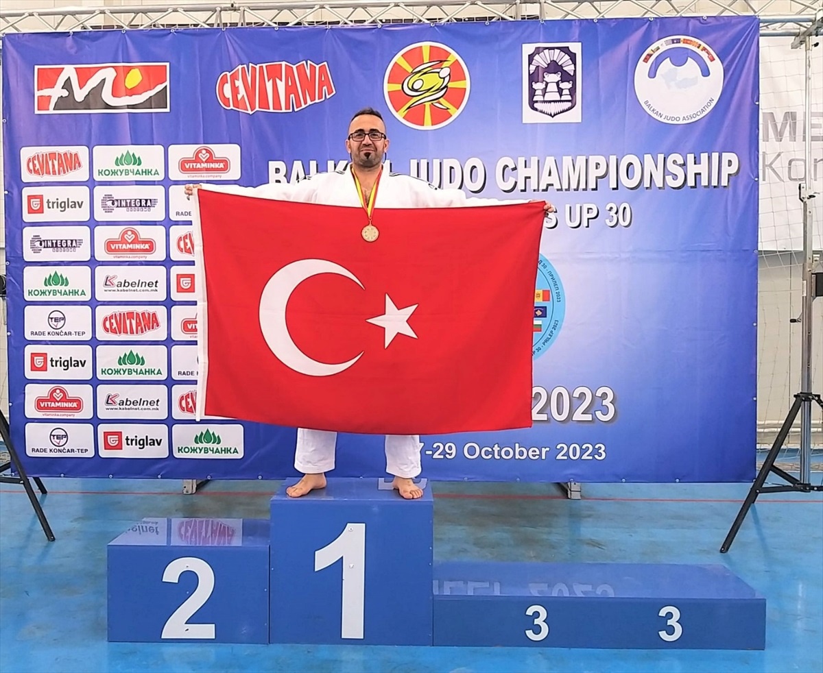 Diyarbakır Büyükşehir Belediyesi Judo Sporcusu Selman Süren Balkan Şampiyonası\'nda birinci oldu