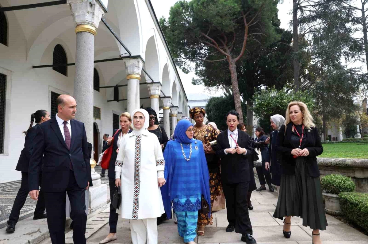 Emine Erdoğan, devlet başkanları eşleriyle Topkapı Sarayı\'nı gezdi