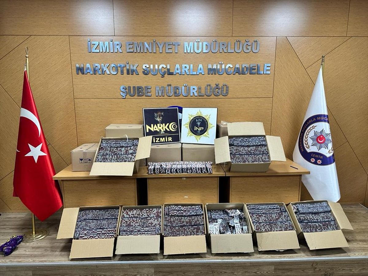 İzmir\'de 117 Bin 250 Sentetik Ecza Ele Geçirildi: 1 Tutuklama