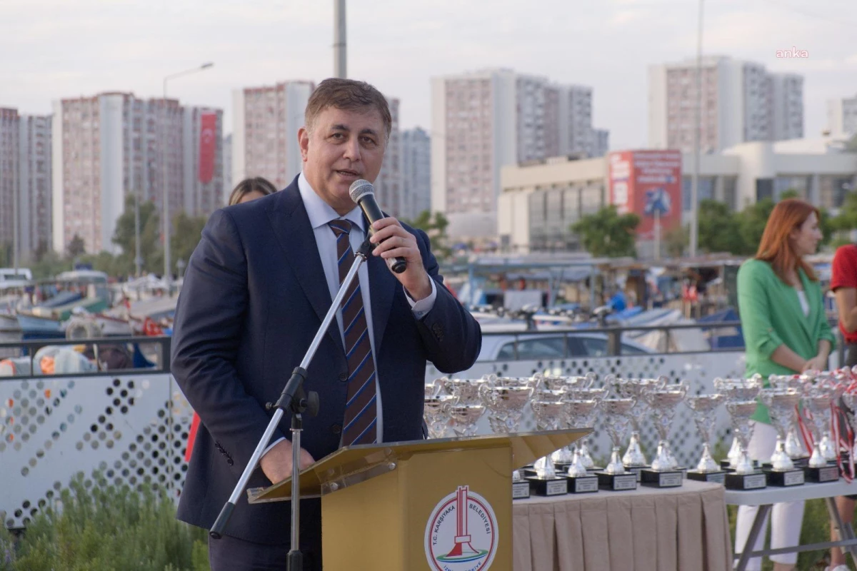 Karşıyaka Belediyesi, 100 Yıl Su Sporları Yarışları ile Cumhuriyet Bayramı\'nın coşkusunu İzmir Körfezi\'ne taşıdı