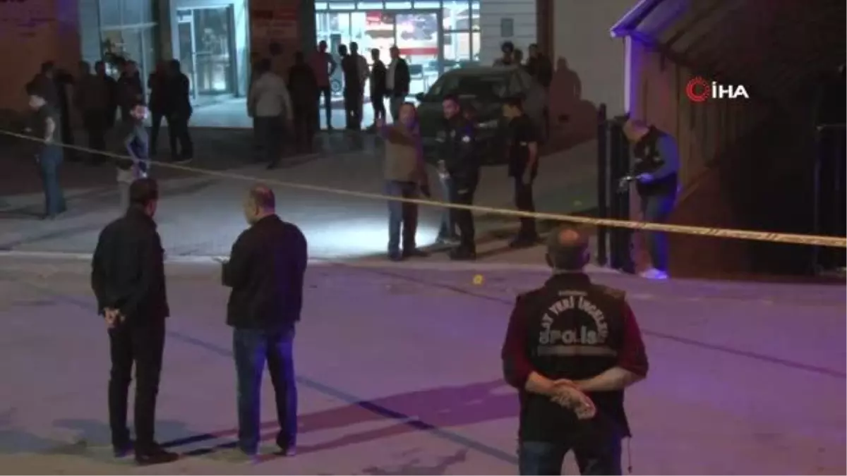 Madde bağımlısı şahıs polisin silahını almak isterken kendini vurdu