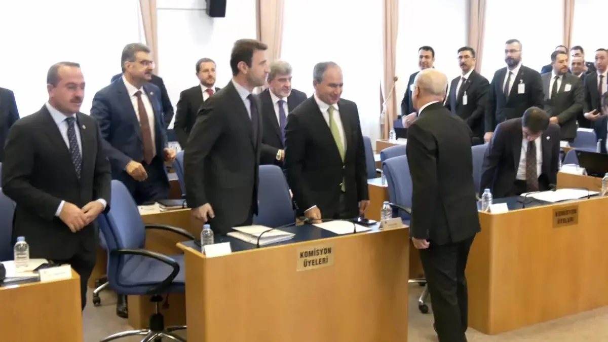 Mehmet Şimşek: "Etkin Olmayan İstisna, Muafiyet ve İndirimlerin Kaldırılması Hususunda Kapsamlı Bir Çalışma Yürütüyoruz.