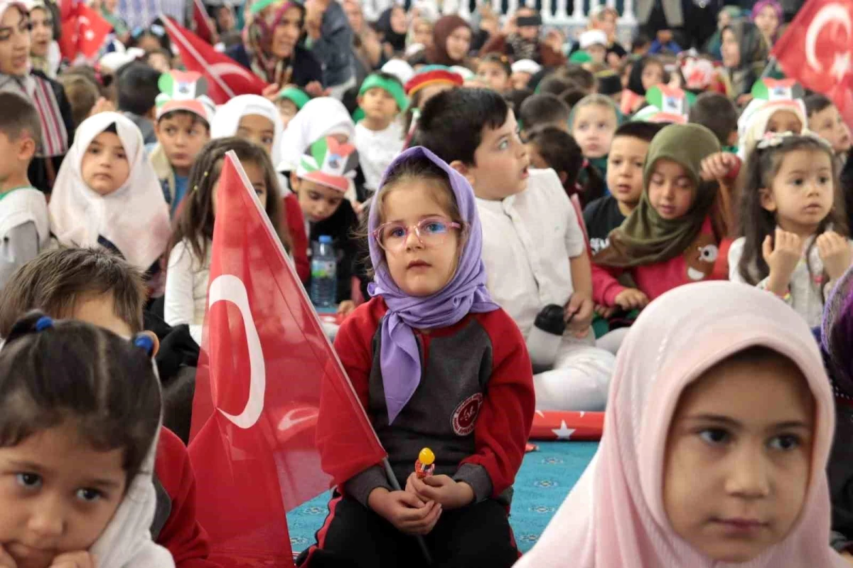 Kayseri\'deki Kur\'an kurslarındaki çocuklar Filistin için dua etti