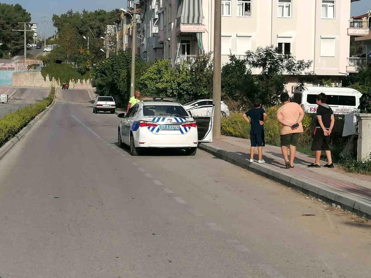 Okul servis minibüsü çocuğa çarptı, yaralı var