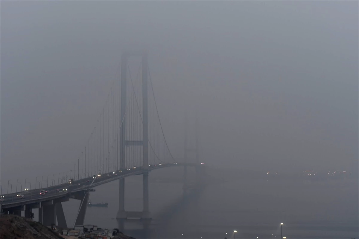 Osmangazi Köprüsü\'nde yoğun sis etkisi