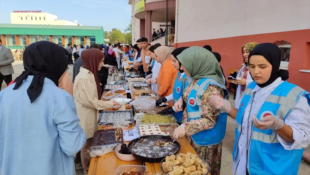 Salıpazarı İmam Hatip Lisesi Öğrencileri Gazze Yararına Kermes Düzenledi