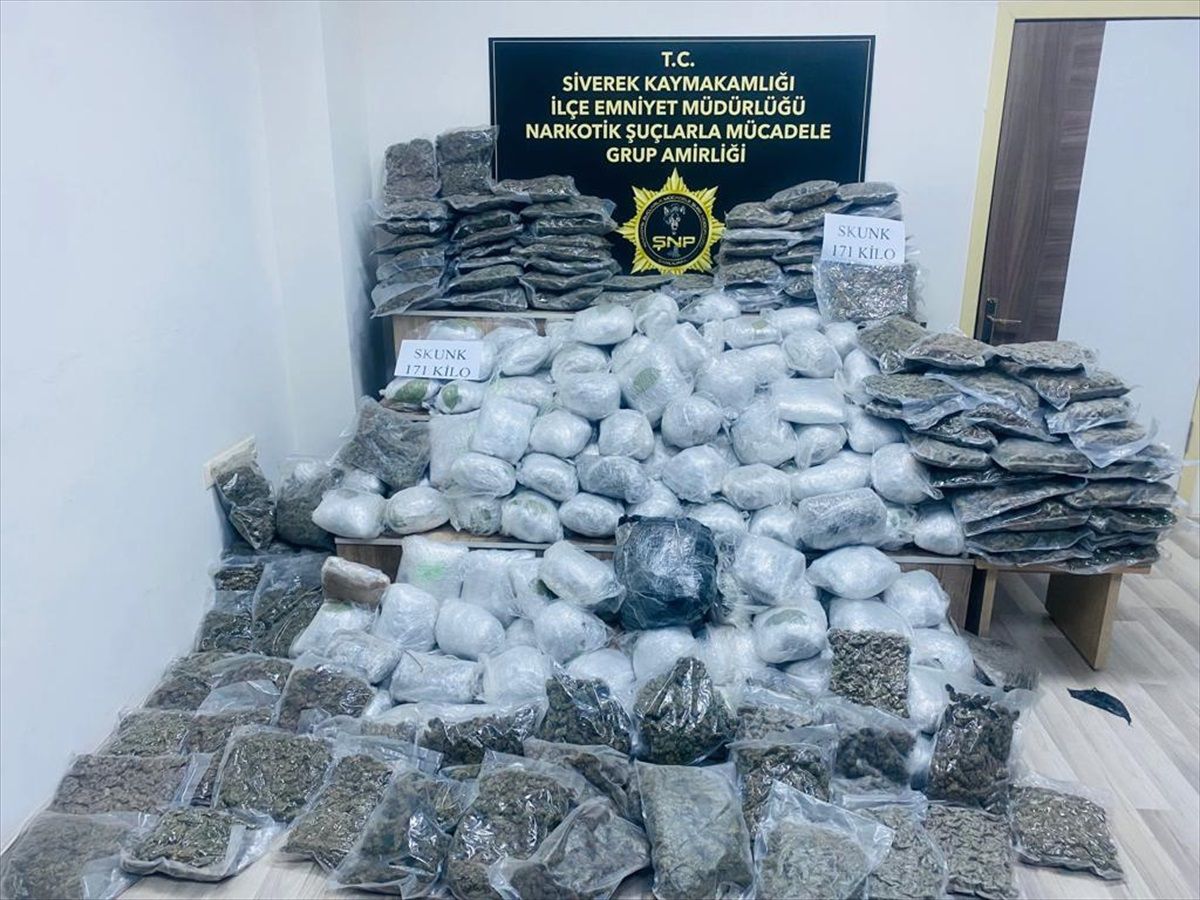 Şanlıurfa\'da 171 Kilogram Skunk Ele Geçirildi